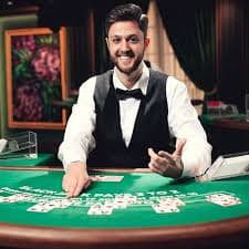 Bet sizing controls and payout display